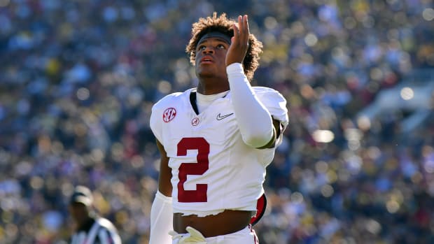 Caleb Downs without his helmet on during the Rose Bowl